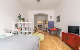 Bright & Spacious Loft With Basilica View
